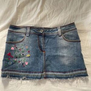 Jeans kjol - Sjukt söt jeans kjol i storlek S