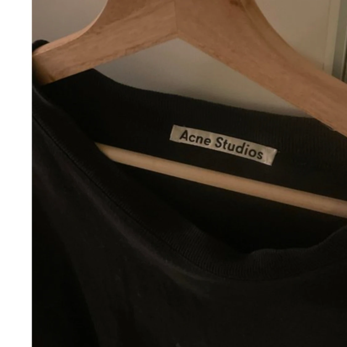 ACNE STUDIOS T-SHIRT funkar som oversized för tjej  - 90
