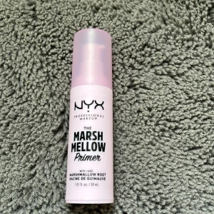 Nyx marshmallow primer - Använd ca 2-3 gånger  Ny pris 259kr (på kicks där jag köpte den)  Säljer för att jag aldrig använder den.