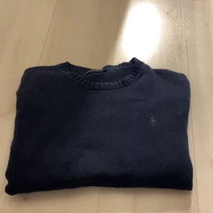 Tröja - Ralph lauren tröja som jag aldrig använt lite stor för mig så vill helst sälja den💗 hör av dig om du är intresserad