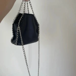 Stella McCartney liknande  - Säljer min Stella McCartney liknande väska då den inte kommer till användning