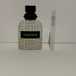 Valentino Born In Roma Yellow Dream 5ml - Säljer samples av denna parfym. OBS: 1ml motsvarar ca 15 spray. Kom dm för ytterligare frågor.