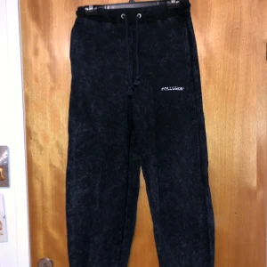 Mjukisbyxor  - Washed look  Passar som S men är unisex oversized 2xs Nyskick 