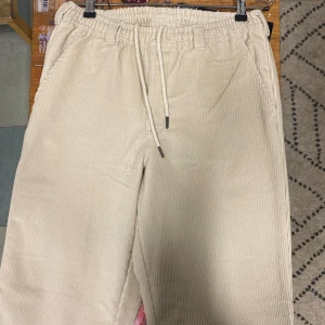 Dickis byxor  - Dickies byxor. Oanvända  Baggy  Fuck you