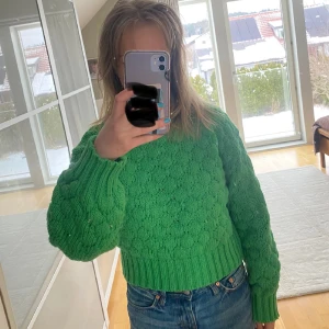 Stickad tröja - Jättefin stickad tröja från Monki💓 använd ett fåtal gånger och i fint skick💚 Storlek XS! Skriv vid frågor eller funderingar!🩵 