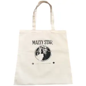 Naturvit tygpåse/ totebag med handtryckt Mazzy Star tryck på! Påsen är i nyskick!