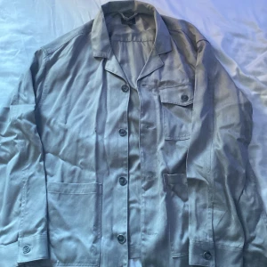 overshirt - overshirt men väldigt bra skick köp på hm och har testat men inte använt