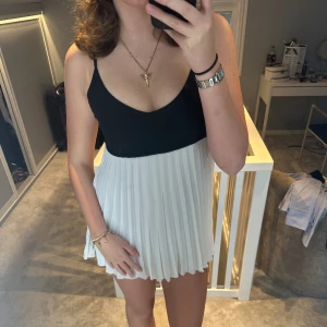 Mini klänning - Mini klänning i svart vit❤️