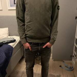 Snygg rundhalsad Stone island tröja i bra skick