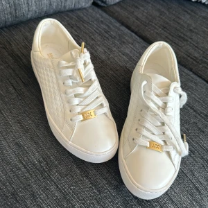Dam skor äkta Michael kors - Stl 37. Använda endast en gång. Som nya 