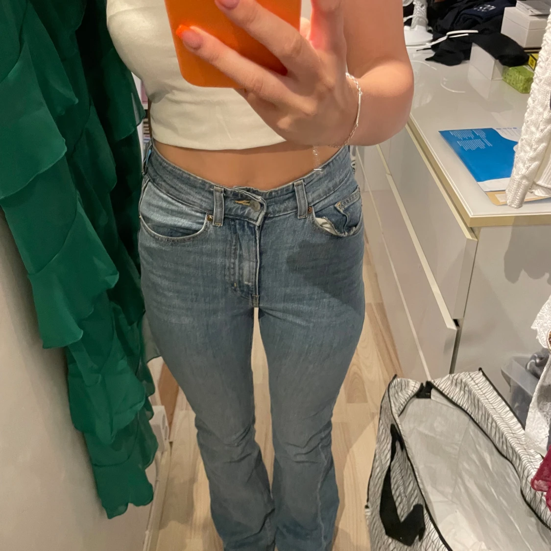 Blåa bootcut jeans - 90