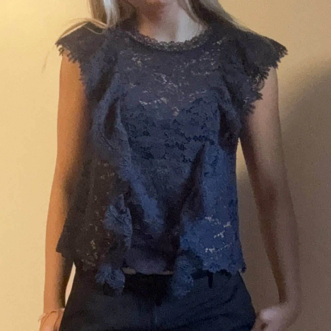 Mörkblå spetsblus - 90