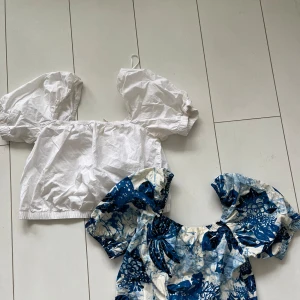 2st sommar blusar - Säljer två blusar från H&M, har använts ett fåtal gånger, den mänstrade går i strl XS och den vita går i strl S 🌸