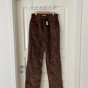 Bruna Manchester byxor - Bruna Manchesterbyxor från motel med lapp kvar aldrig använda  