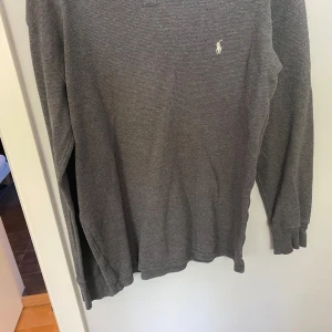 Ralph lauren tröja - En Ralph lauren tröja som inte kommer till användning längre. Ifall du behöver mer bilder är det bara att höra av sig