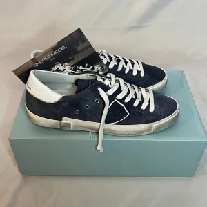 Philippe model prsx - Cond: Brand new Size: 42 Retail: 3600:- Vårt pris: 2799:-