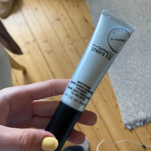 MAC Studio FIX primer - Endast öppnad och kommer inte till användning 