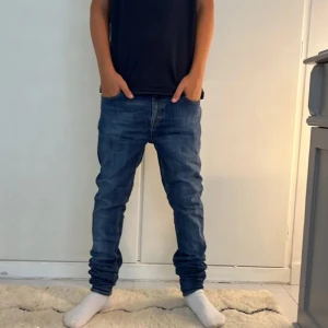 Tiger of Sweden jaens - Tja,säljer ett par feta tiger of Sweden jeans som är i väldigt bra skick. Ny pris 1699  Mitt pris 299 Det ingår inget OG och inga defekter