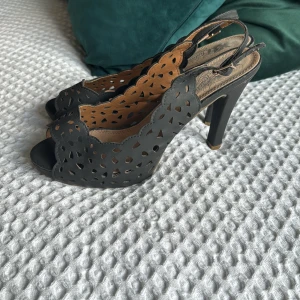 Xti tentation sko - Strl 41 men mer som 40. Använd en gång. 10 cm heel 