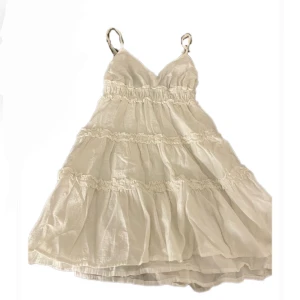 Klänning  - Jättefin sommarklänning, nyskick!