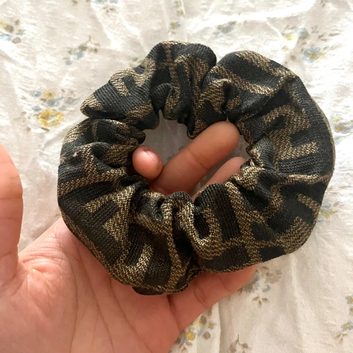 Fendi scrunchie - 90