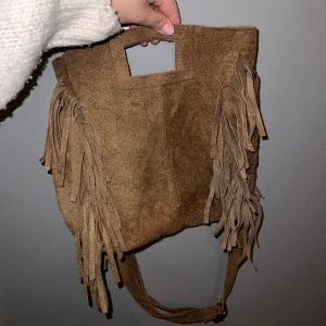 Brun mocca väska  - Jättefin väska som är liknade maje väskan💕