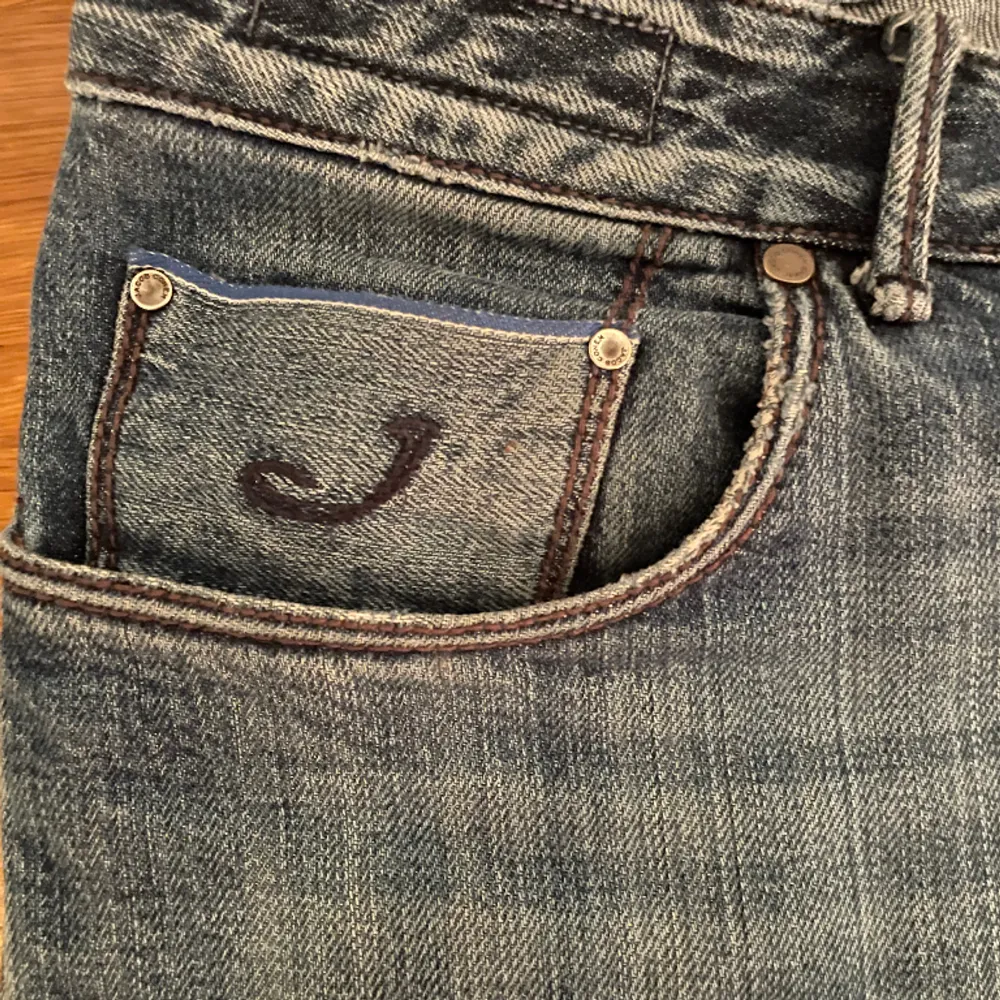 Hej! Säljer dessa asfeta Cohen jeans i size 31, passar ungefär som w29! Skick 9/10, kom privat om du har minsta lilla fråga!. Jeans & Byxor.