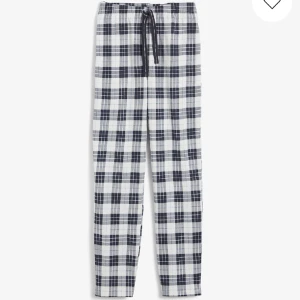 Pyjamasbyxor  - Fina pyjamasbyxor i strl S från Kappahl i mörkblå och vit