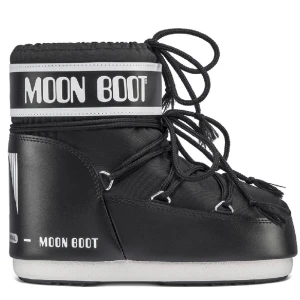 Moonboots  - Skorna är i storlek 35 dem är riktigt varma och sköna men dem ör andvänd typ 20 gånger ändå skulle jag tippa på,men dem är i jätte bra skick .❣️ original pris är 2060kr men säljer för ca 700. Skriv privat om bilder❤️