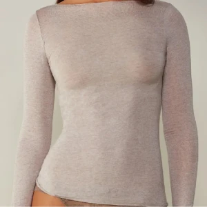 Intimissimi tröja - Säljer då den inte kommer till användning, använd en gång