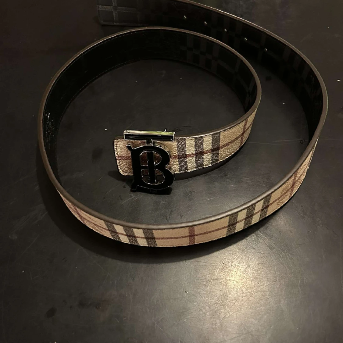 Beige Burberry Bälte