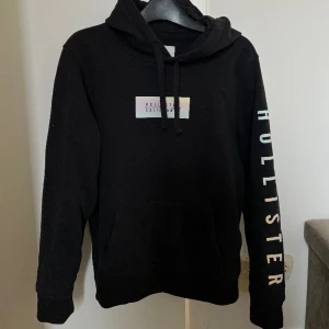 Hoodie - Väldigt fint skick💘