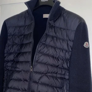 moncler cardigan - Tjenare säljer min moncler cardigan  