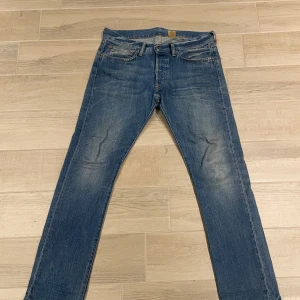 Indigofera jeans - Tjena! Säljer dessa tvär feta indigofera jeansen | Skick 7/10 mycket bra | nypris 4700kr | mitt pris 500kr | de är ljusblåa | kom pm vid frågor och funderingar! | postas eller möts upp 