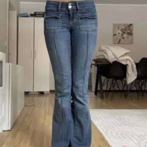 Slutsålda Nelly low waist jeans, köptes för 700kr, säljs för 500kr🫶🏼