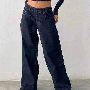 Helt nya lågmidjade jeans från Motel Rocks med lappen kvar!💕Köptes på hemsidan för 800 kr + frakt☺️