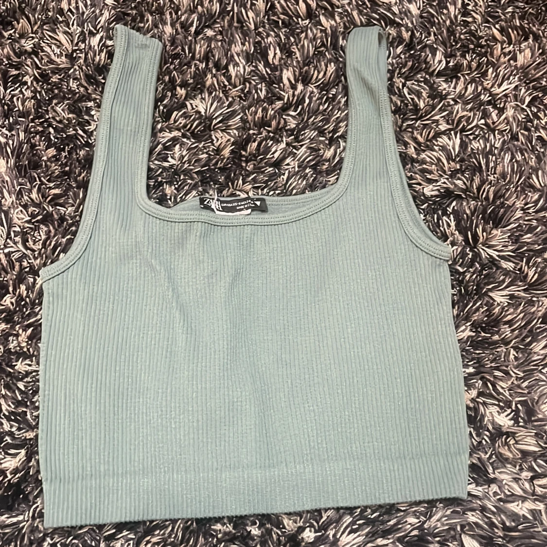 Grön ribbad topp från zara 