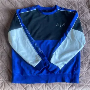 Armani Exchange tröja användt ett par gånger hellt ny sickt! 😎👌🏻