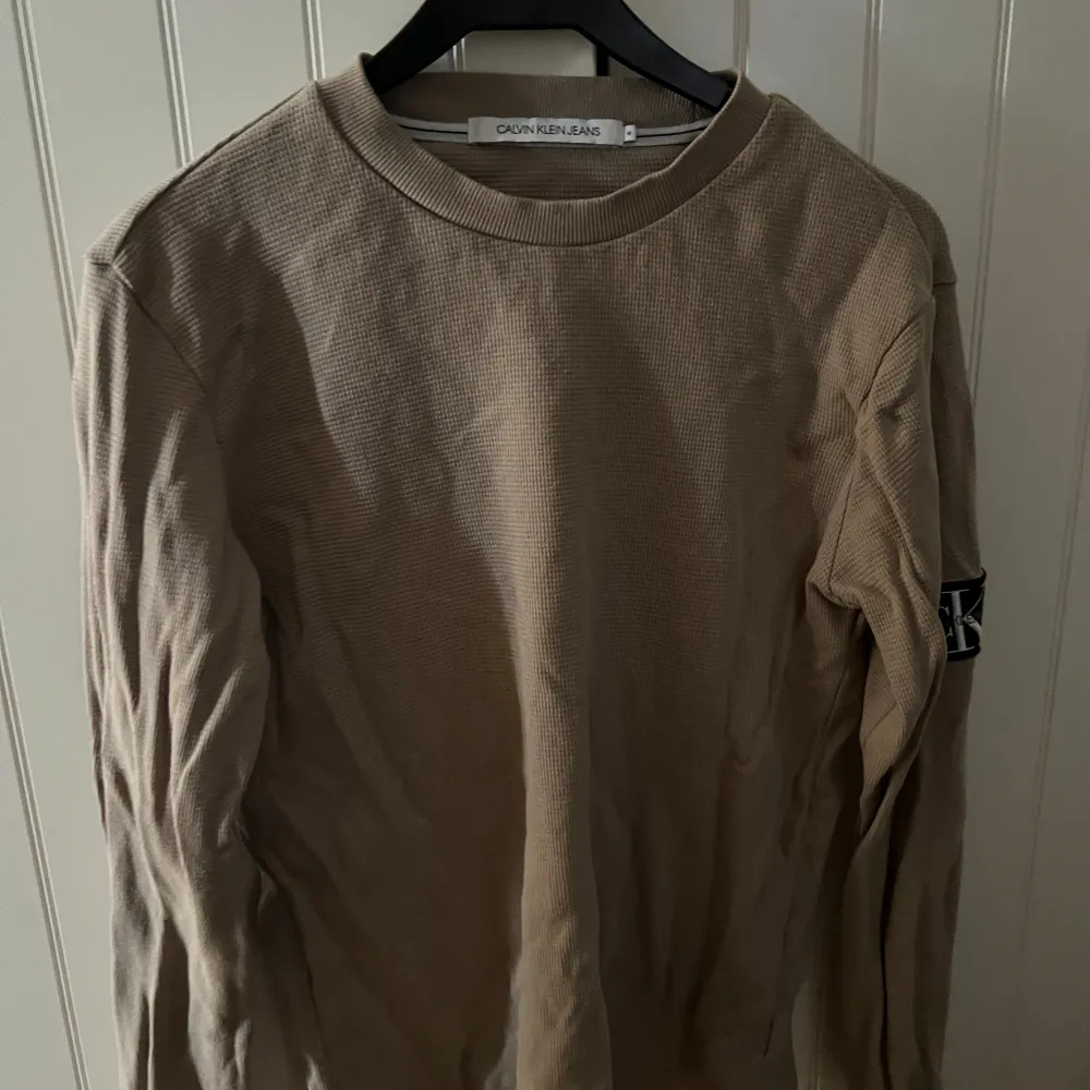 Fin Calvin Klein tröja, bra skick! . Neuletakit & Villapaidat.