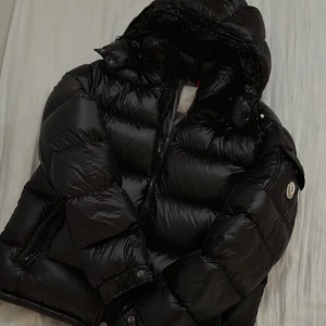 Monclerrr - KVITTO FINNS KOM PRIVAT!! …