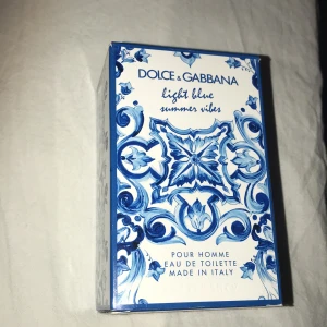 Dolce&Gabbana light blue summer vibes Perfume  - En sommar Perfume som är helt ny luktar mycket fräsch och citron.Ny pris 950min pris 650