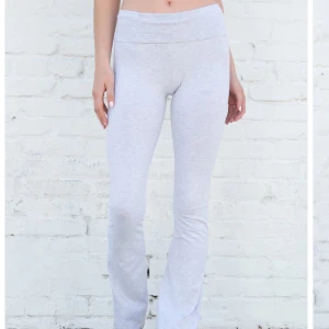 Yoga pants - Yoga pants från brandy melville! Onsize men passar mig svin bra som är en M/S😍