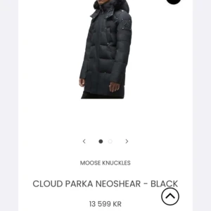 Moose Knuckles Cloud Parka - Strl L, skick 10/10 oanvänd vid intresse av jackan hör av på dm för fler bilder. Möts i stockholms området