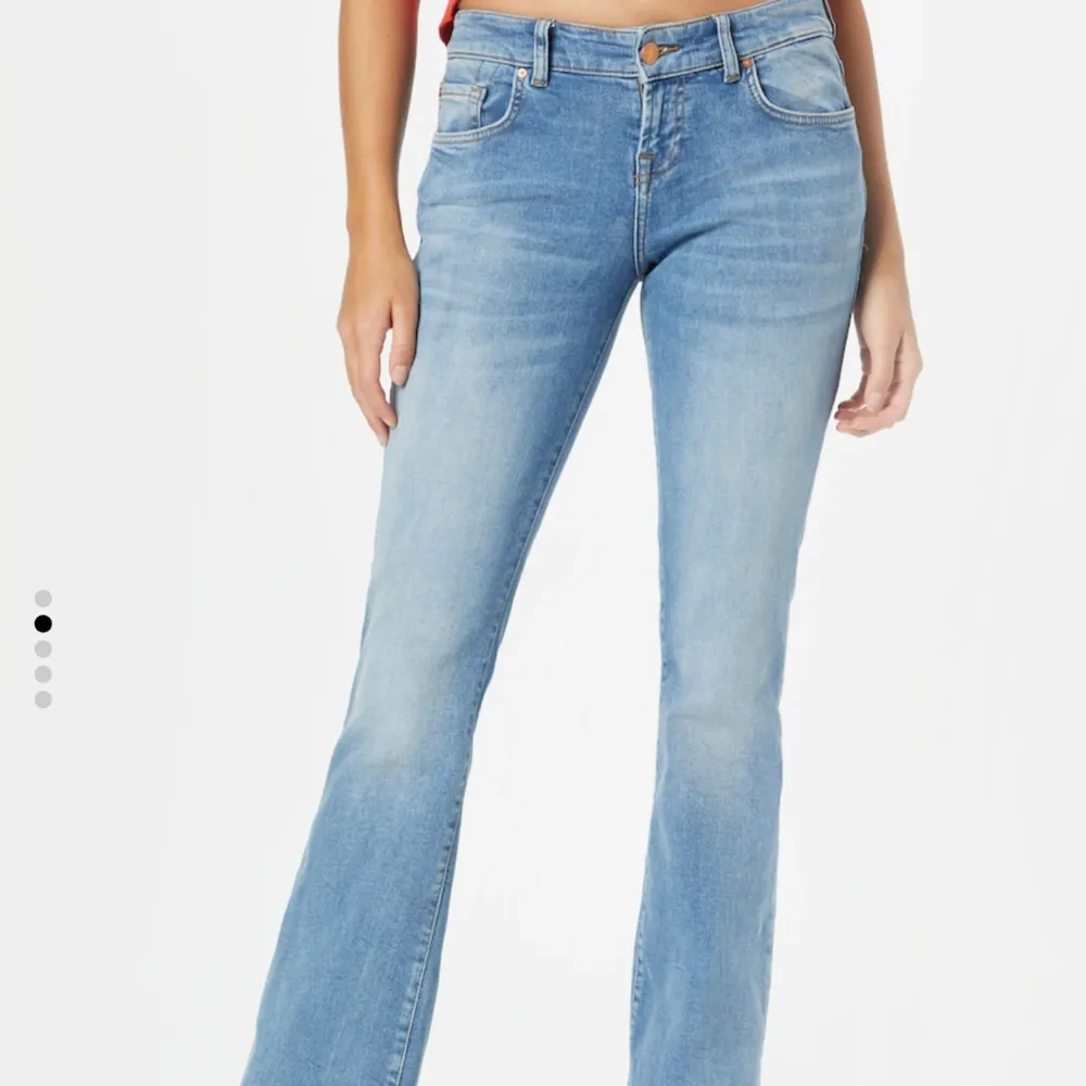 Snygga jeans från ltb i modellen roxy, storlek 29w36l så passar perfekt till någon som är lång💞. Jeans & Byxor.