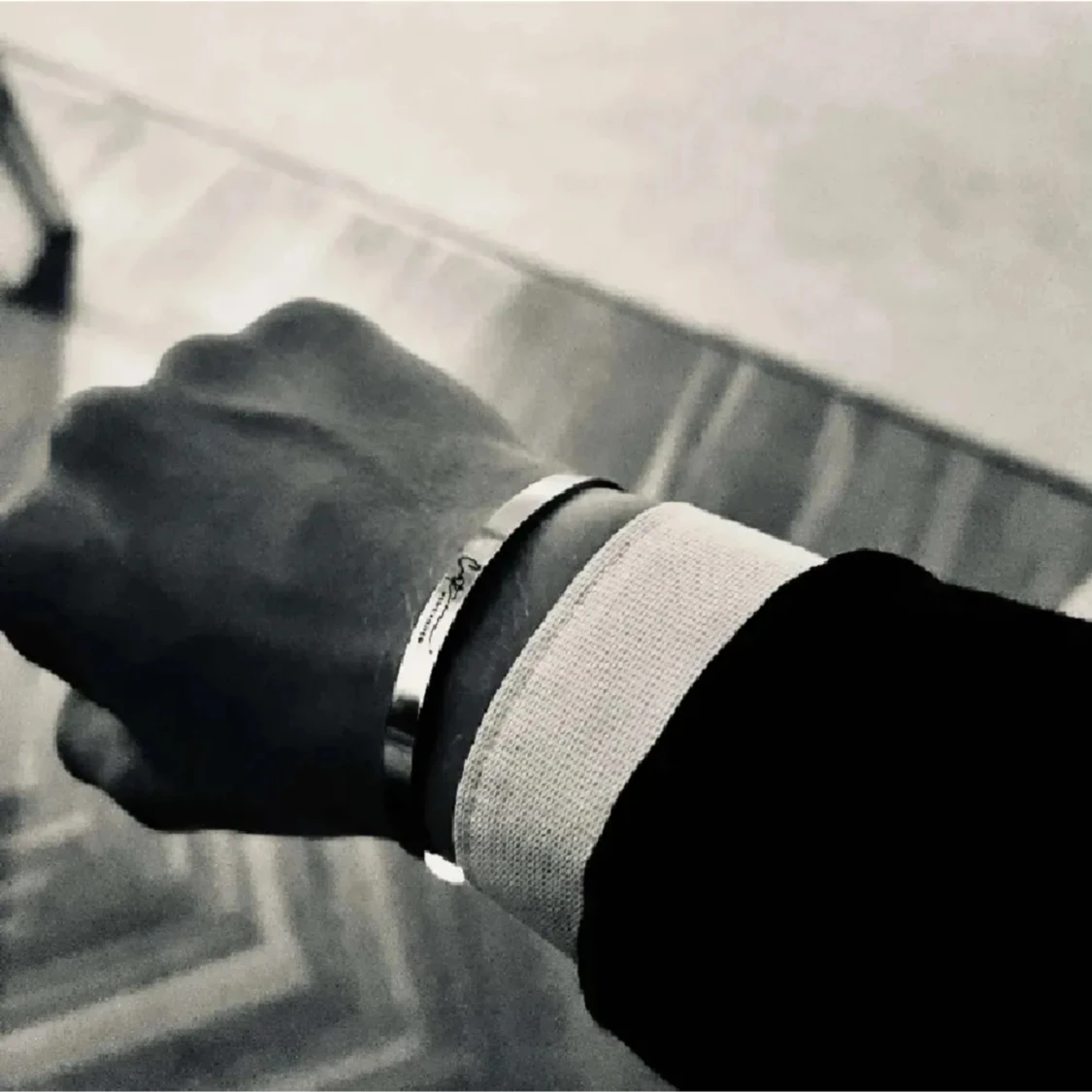 Overshirt, solglasögon och armband - 90