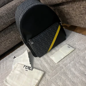 Fendi ryggsäck  - Helt ny oanvänd Fendi väska. Kvitto finns