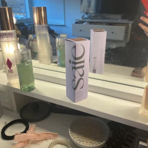 Saie💗 - Jättefint att ha under sminket eller bara för att få lite färg💗den är helt oöppnad och aldrig använd. 