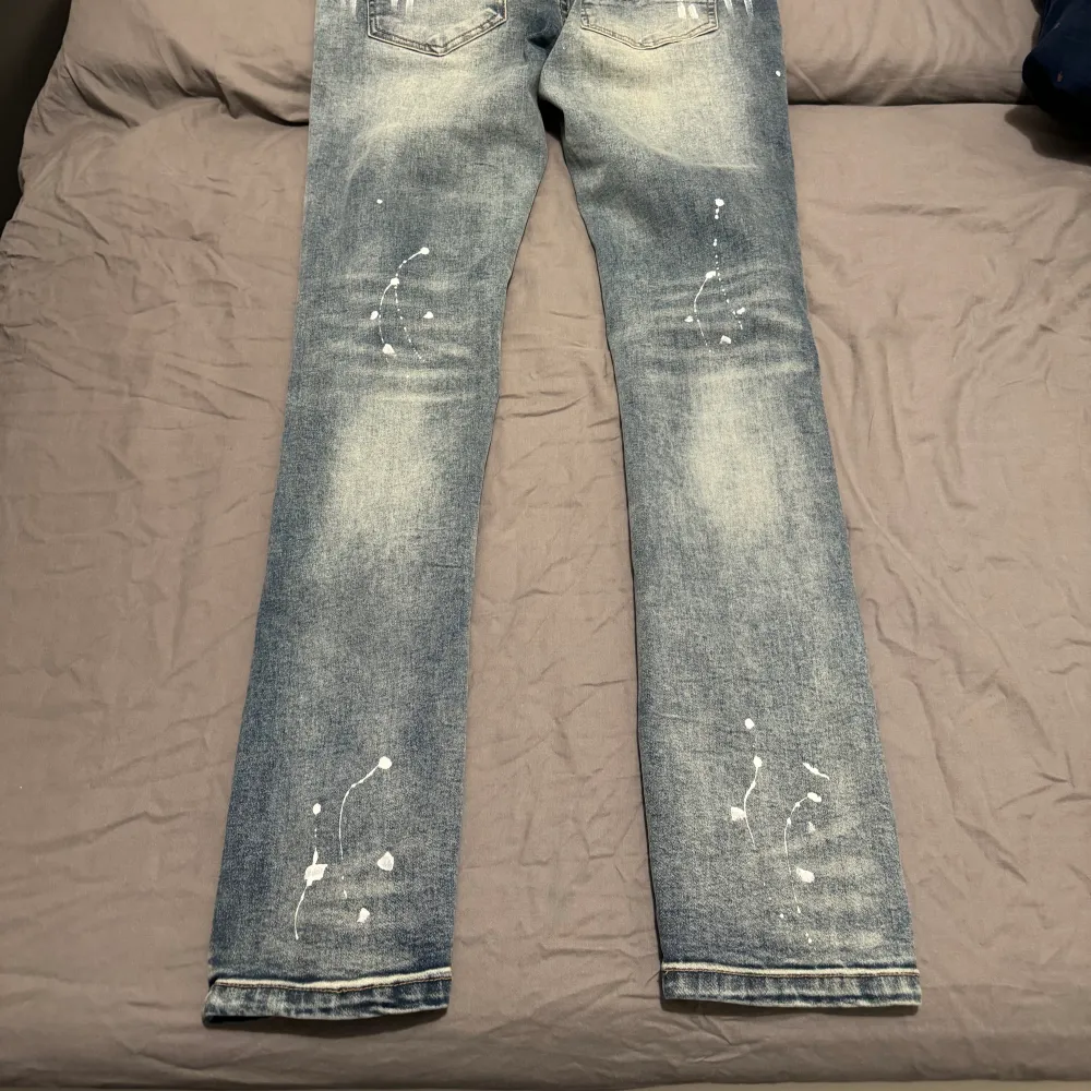 Worn 2-3 times. New. Size 32. Jeans & Byxor.