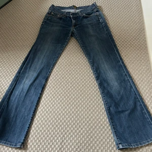 Lågmidjade jeans - Supersnygga lågmidjade jeans från 7 for all mankind💓