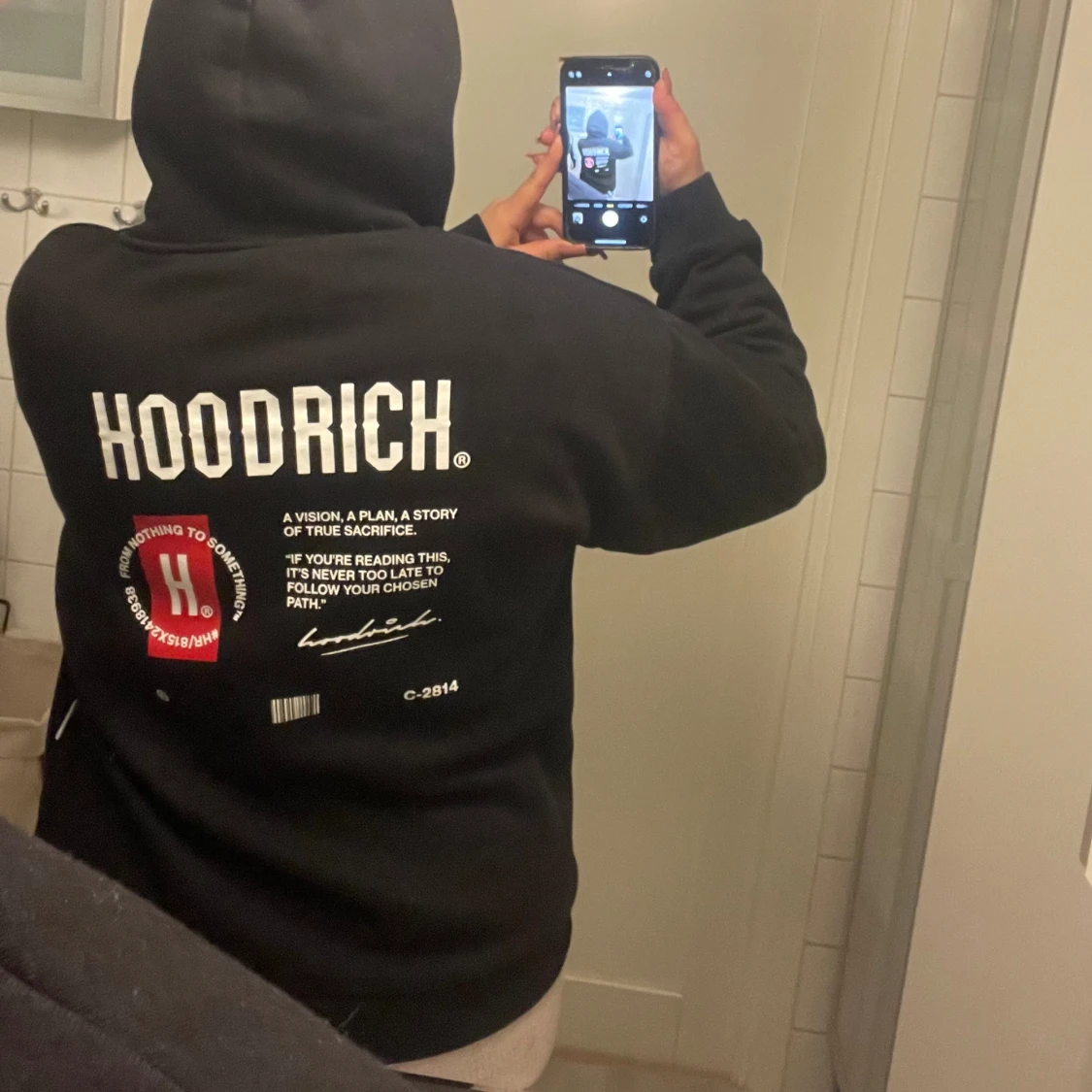 Nästintill oanvänd Hoodrich tröja  - 1